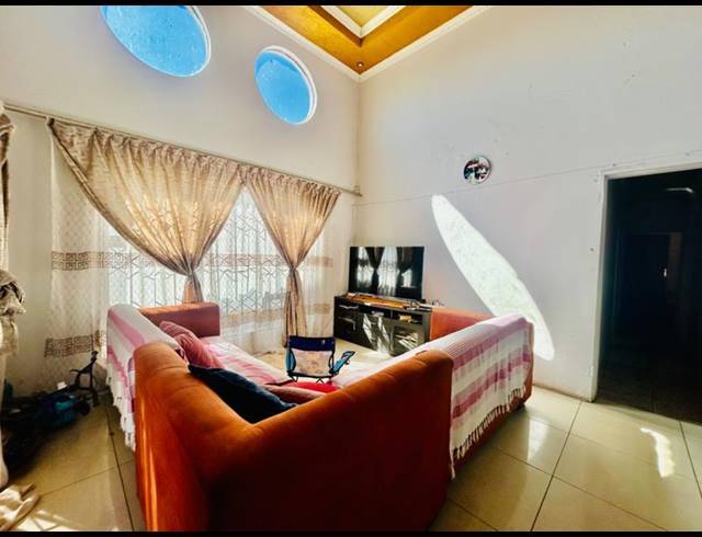 3 BEDROOM HOUSE FOR SALE IN VANDERBIJLPARK CE 3